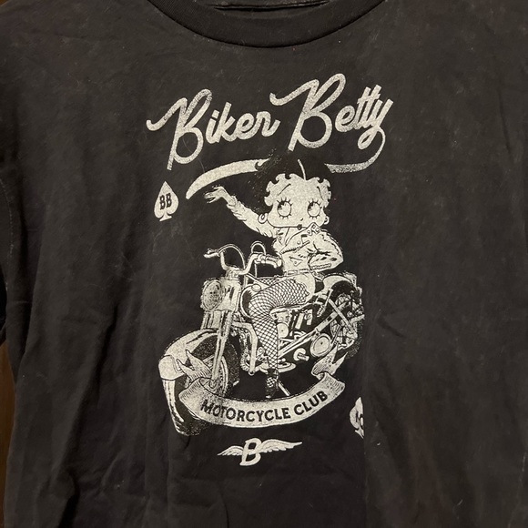 Betty Boop Graphic Cropped Tee Biken Betty XL Washed Black NEW - Picture 2 of 3